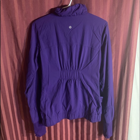 Lululemon running jacket - Picture 4 of 8